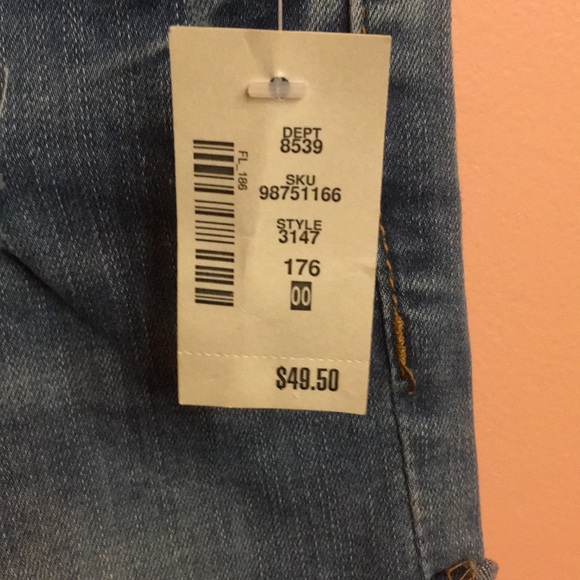 Size 00 Medium Wash Shorts - Picture 2 of 3